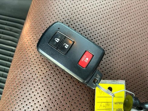 Used 2021 Toyota 4Runner Limited image 15