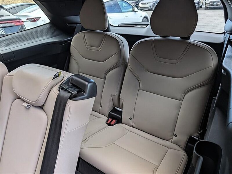 Used 2025 Volvo EX90 Plus AWD/4WD image 28