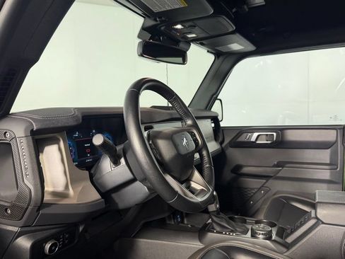 Used 2025 Ford Bronco Outer Banks AWD/4WD image 24
