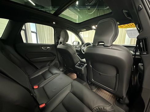 Used 2024 Volvo XC60 B5 Ultimate w/ Protection Package Premier image 19