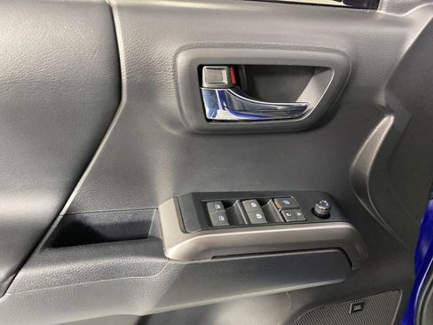 Certified 2022 Toyota Tacoma Limited image 11