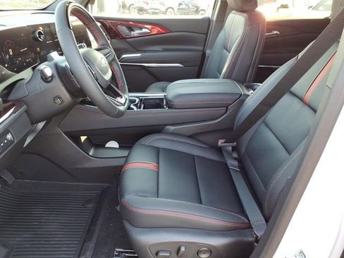 New 2026 Chevrolet Traverse RS w/ LPO, Floor Liner Package AWD/4WD image 7