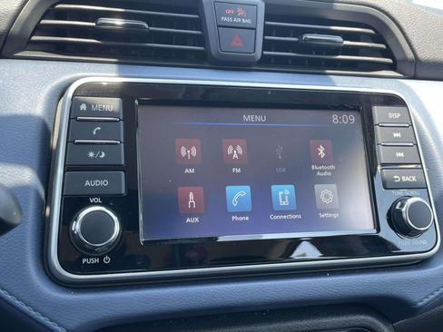 Used 2025 Nissan Versa SV FWD image 25