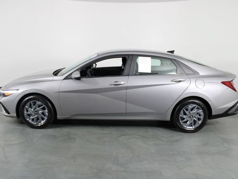Certified 2024 Hyundai Elantra SEL FWD image 14
