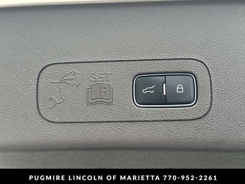 Used 2022 Lincoln Aviator Reserve w/ Elements Package Plus image 20