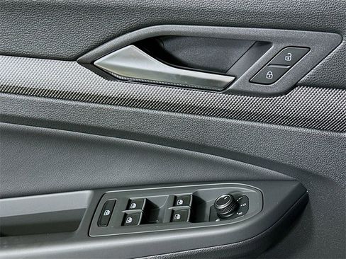 New 2025 Volkswagen GTI SE image 21