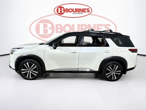 Used 2024 Nissan Pathfinder Platinum AWD/4WD image 8