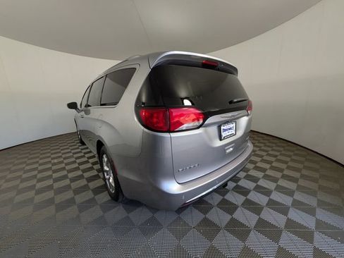 Used 2019 Chrysler Pacifica Limited FWD image 16