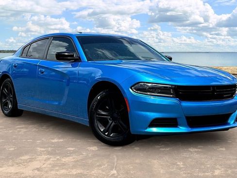 Used 2023 Dodge Charger SXT RWD image 3