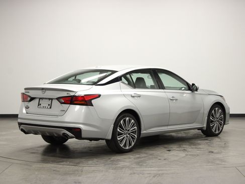 Used 2023 Nissan Altima 2.5 SL AWD/4WD image 8
