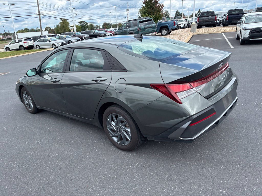 Used 2024 Hyundai Elantra SEL FWD image 14