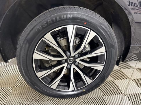 Used 2023 Volvo XC60 B5 Core w/ Climate Package AWD/4WD image 32