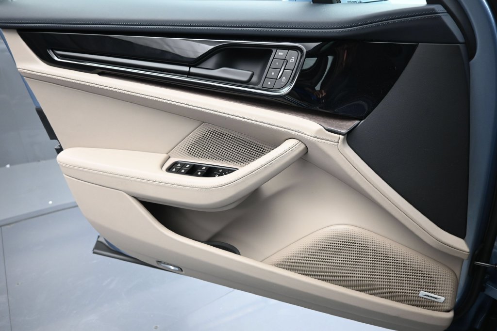 Certified 2026 Porsche Panamera RWD image 24