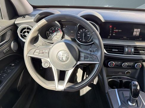 Used 2018 Alfa Romeo Stelvio Ti AWD/4WD image 25