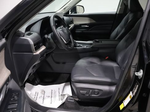 Certified 2024 Toyota Grand Highlander AWD image 11