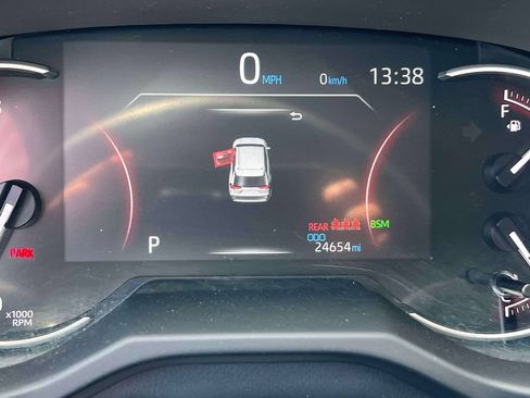 Used 2025 Toyota RAV4 XLE FWD image 26