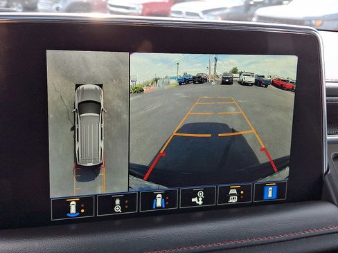 Used 2022 Chevrolet Suburban RST w/ Luxury Package image 21