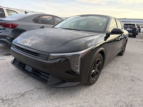 Certified 2025 Kia K4 FWD image 9
