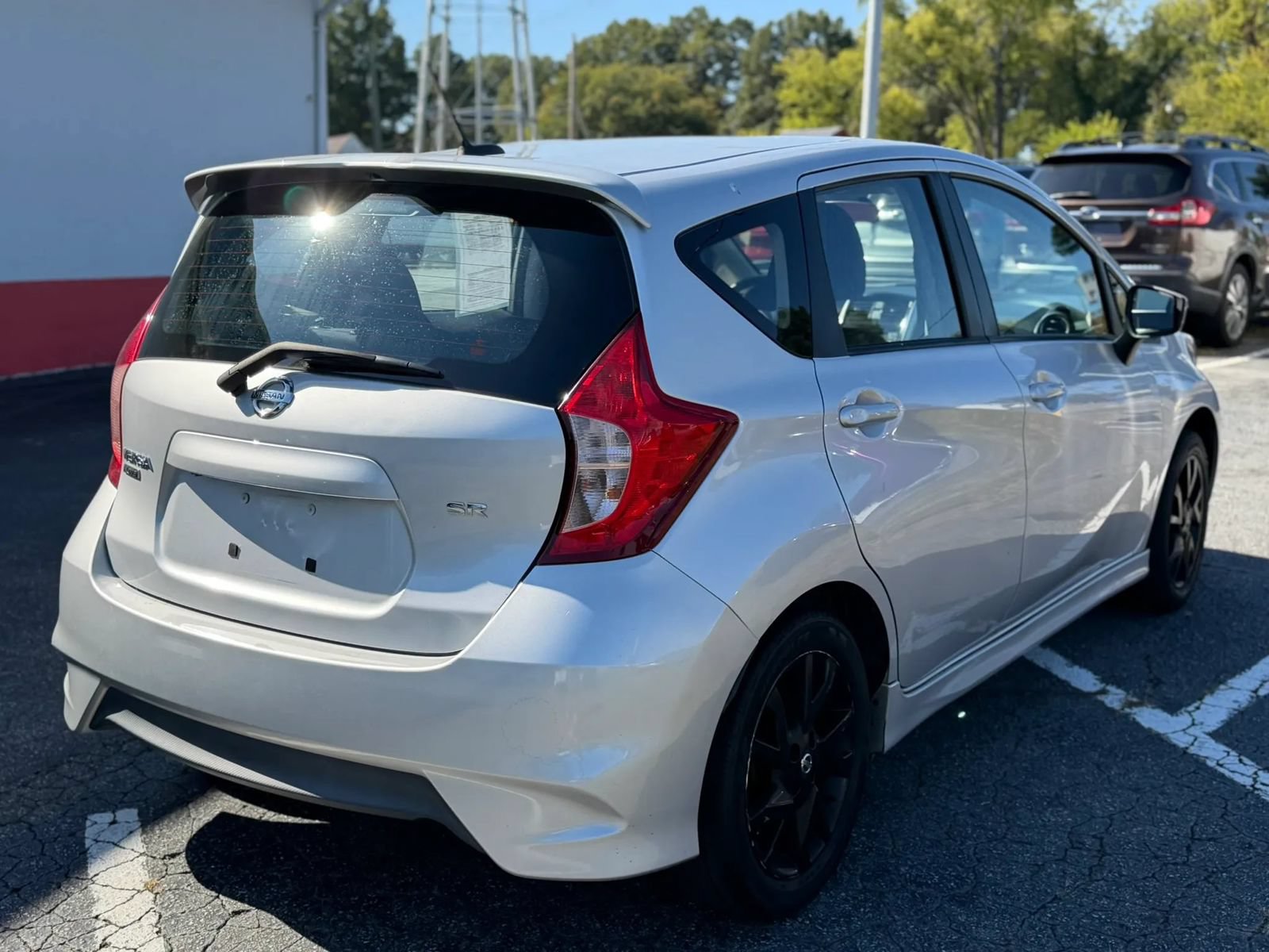 Used 2017 Nissan Versa Note SR w/ SR Tech Package FWD image 5