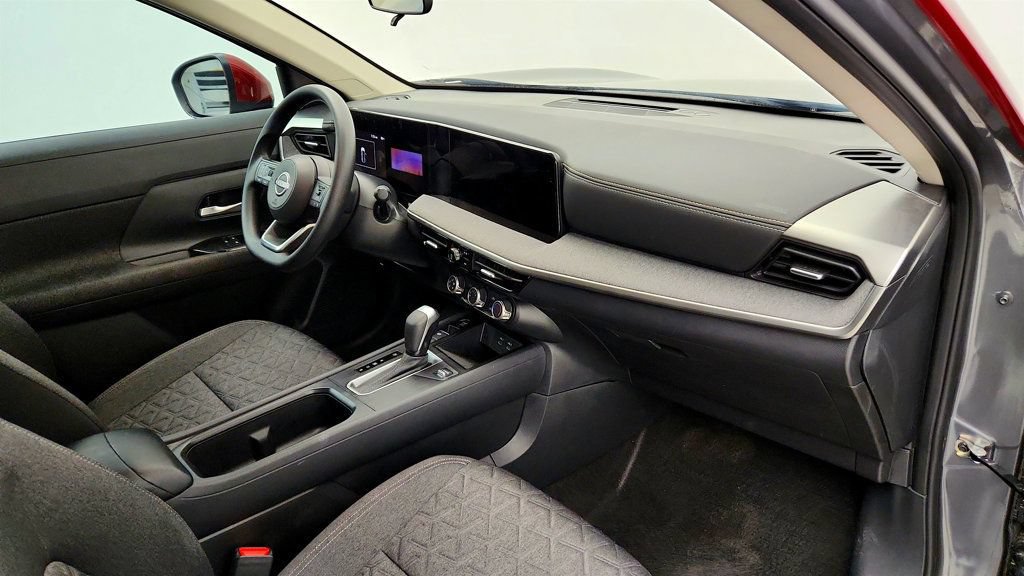 Used 2025 Nissan Kicks SV FWD image 21