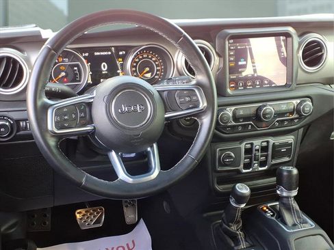 Used 2018 Jeep Wrangler Unlimited Sahara image 15