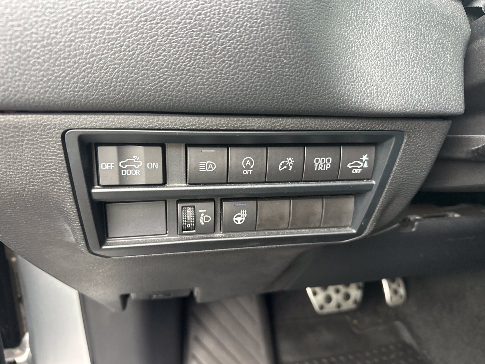 Used 2022 Toyota Tundra Limited w/ TRD Off-Road Package AWD/4WD image 15
