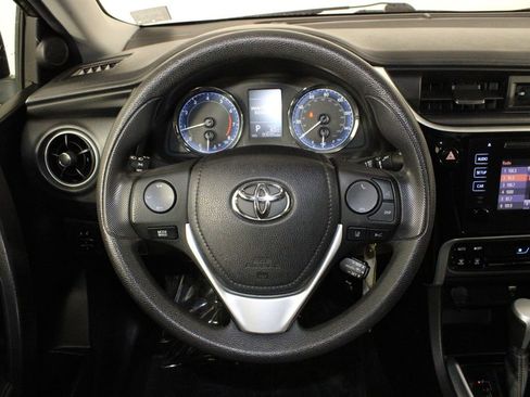 Used 2017 Toyota Corolla LE image 21