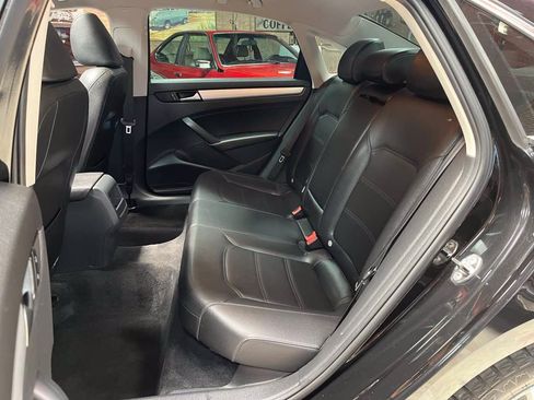 Used 2012 Volkswagen Passat 2.5 SE FWD image 24