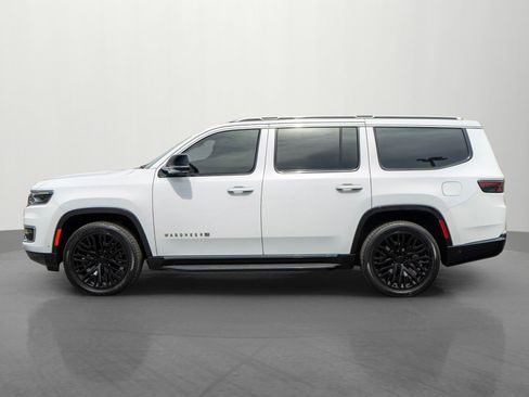 Used 2023 Jeep Wagoneer 4WD w/ Convenience Group I image 4