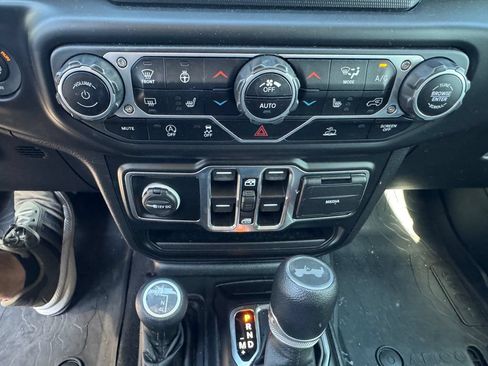 Used 2021 Jeep Wrangler Unlimited Sport AWD/4WD image 20