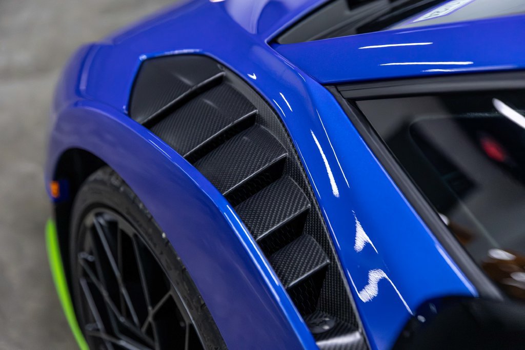 Used 2022 Lamborghini Huracan STO RWD image 3