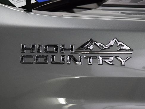 Used 2025 Chevrolet Silverado 2500 High Country w/ Z71 Off-Road Package AWD/4WD image 18