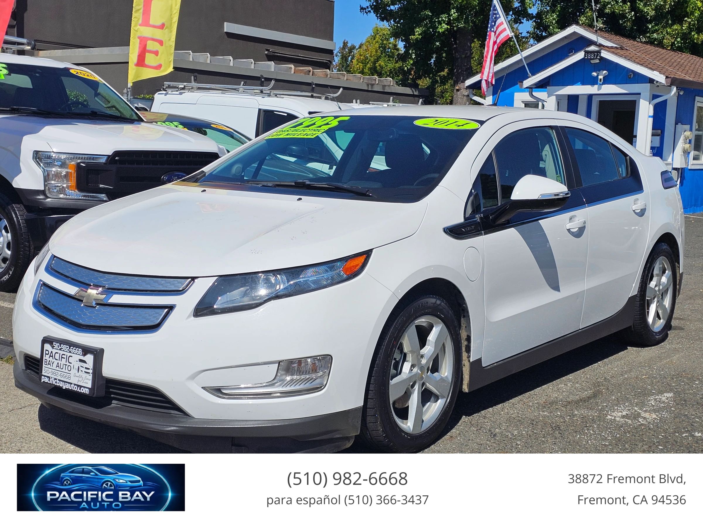 Used 2014 Chevrolet Volt w/ Enhanced Safety Package 1 FWD image 3