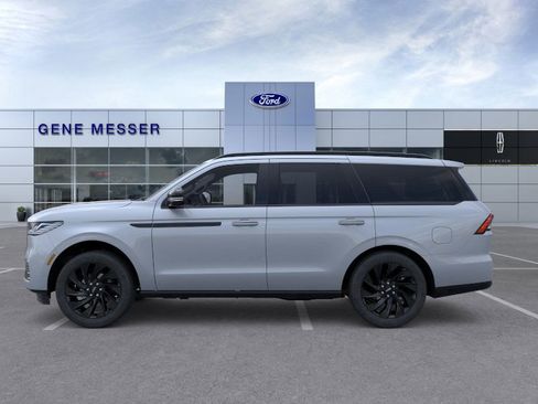 New 2025 Lincoln Navigator Reserve w/ Jet Appearance Package image 22