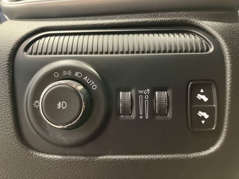 Used 2024 Jeep Wagoneer Series III AWD/4WD image 15
