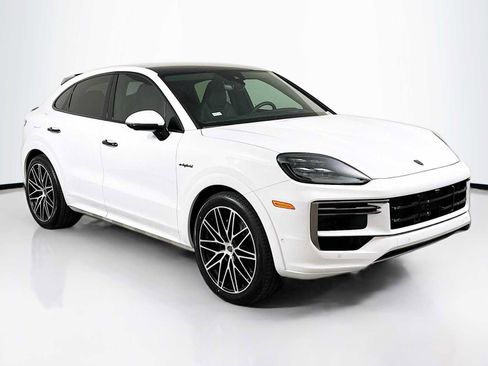 New 2025 Porsche Cayenne Turbo image 7