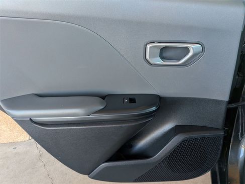 Used 2025 Kia K4 LXS image 26