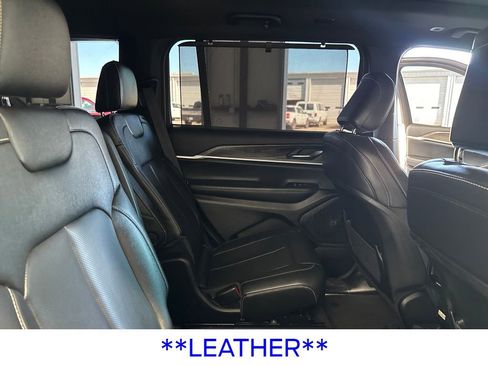 Used 2024 Jeep Grand Cherokee L Limited w/ Luxury Tech Group II image 17