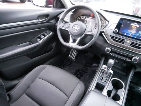 Certified 2023 Nissan Altima 2.5 SV image 9