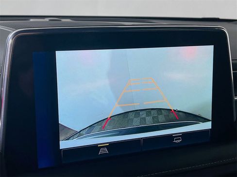 Used 2023 Chevrolet Suburban Premier image 13