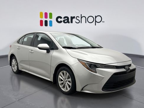 Used 2026 Toyota Corolla LE w/ LE Premium Package FWD image 5