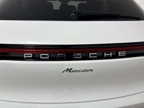 Certified 2024 Porsche Macan w/ Premium Plus Package image 19