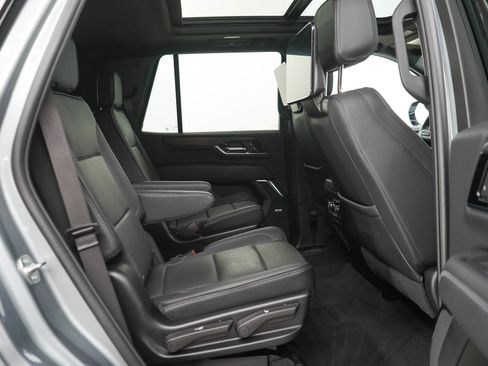 Used 2025 GMC Yukon Denali w/ Denali Reserve Package AWD/4WD image 12