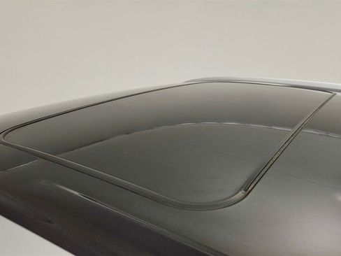 Used 2018 Toyota Highlander Limited image 11