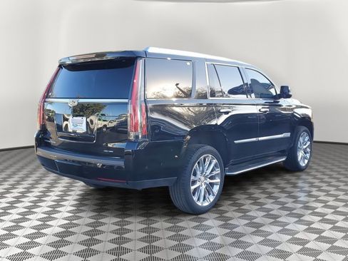 Used 2020 Cadillac Escalade Luxury image 6