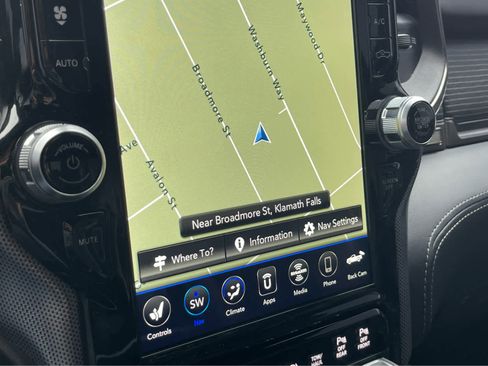 Used 2021 RAM 2500 Limited image 17