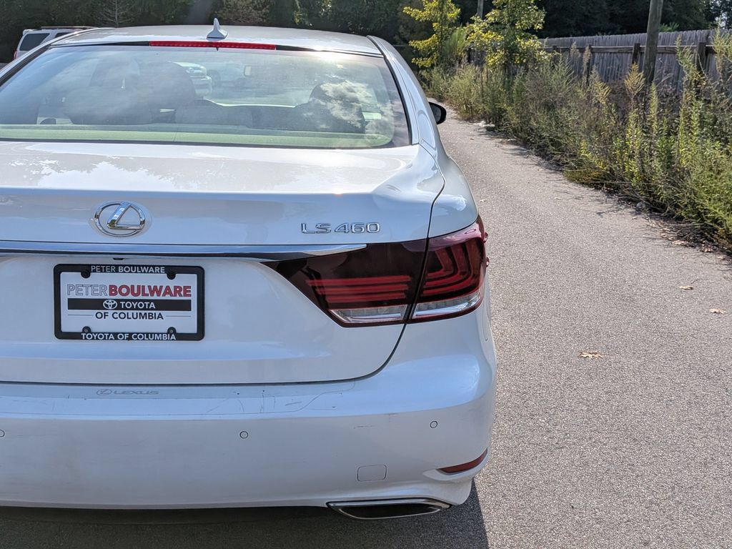 Used 2013 Lexus LS 460 w/ Comfort Pkg RWD image 7