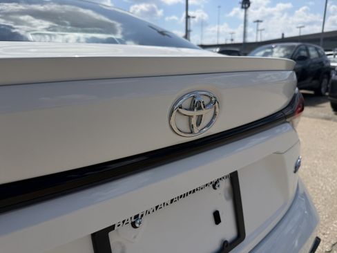 Used 2025 Toyota Corolla SE FWD image 9