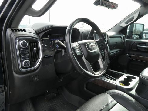 Used 2020 GMC Sierra 3500 Denali w/ Denali Ultimate Package image 25