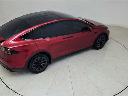 Used 2024 Tesla Model X image 91